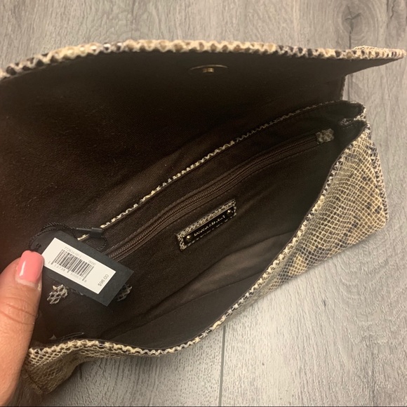 Banana Republic clutch - Picture 2 of 3